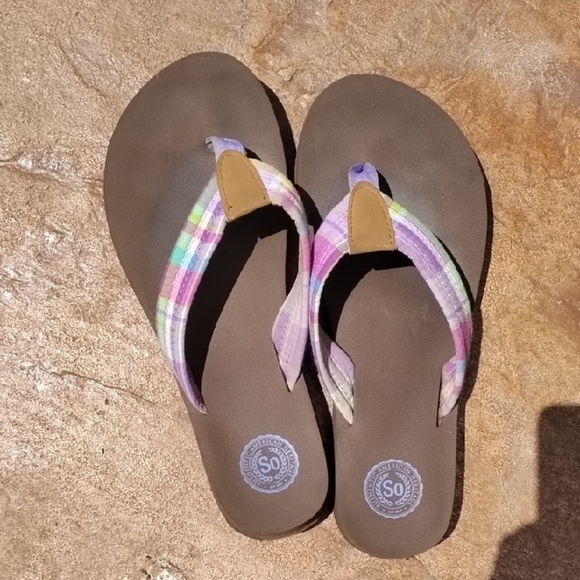 SO Plaid Flip Flops with Brown Soles - Picture 1 of 3